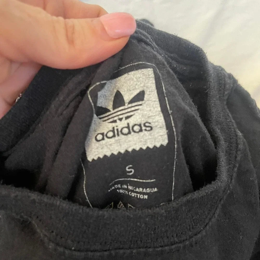 N/A adidas black